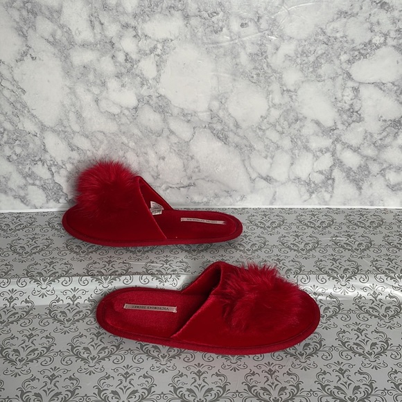 Victoria’s Secret, red Pom Pom sleepers - Picture 5 of 11